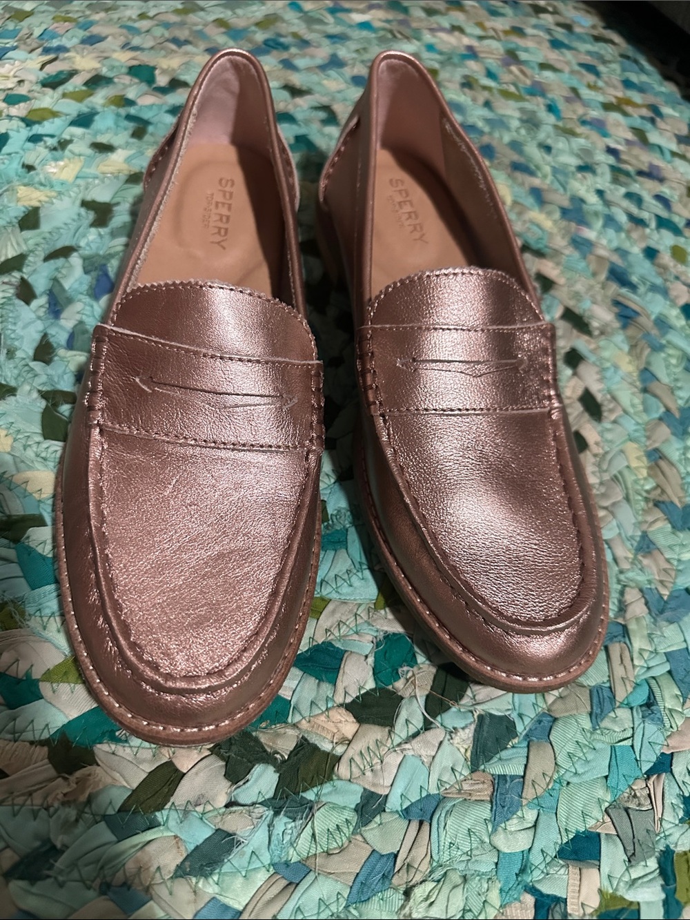 Sperry Women’s Metallic Leather Rose Gold Penny Loafers size 8